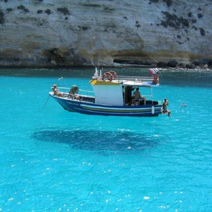 86 Real Photos That Make Your Brain Question If They Were Edited