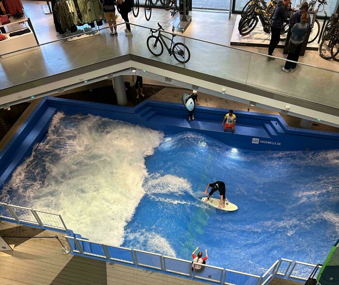 86 Real Photos That Make Your Brain Question If They Were Edited