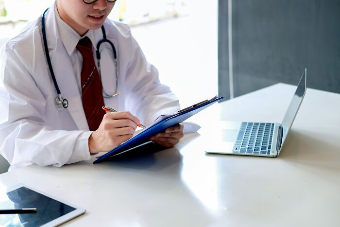 “Can’t You Just Live With It?”: 72 Times Doctors Said The Most Unhinged Things “Can’t You Just Live With It?”: 72 Times Doctors Said The Most Unhinged Things