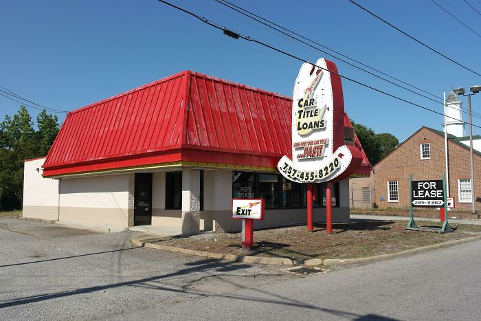 75 Buildings That Are Pretending To Be Something They&rsquo;re Not And It&rsquo;s Pretty Obvious