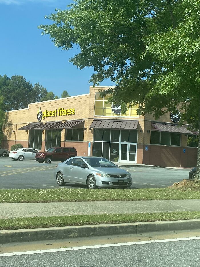 75 Buildings That Are Pretending To Be Something They&rsquo;re Not And It&rsquo;s Pretty Obvious