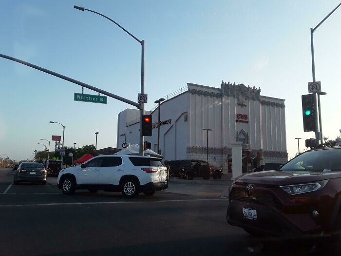 75 Buildings That Are Pretending To Be Something They&rsquo;re Not And It&rsquo;s Pretty Obvious
