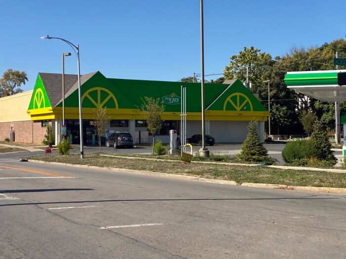 75 Buildings That Are Pretending To Be Something They&rsquo;re Not And It&rsquo;s Pretty Obvious