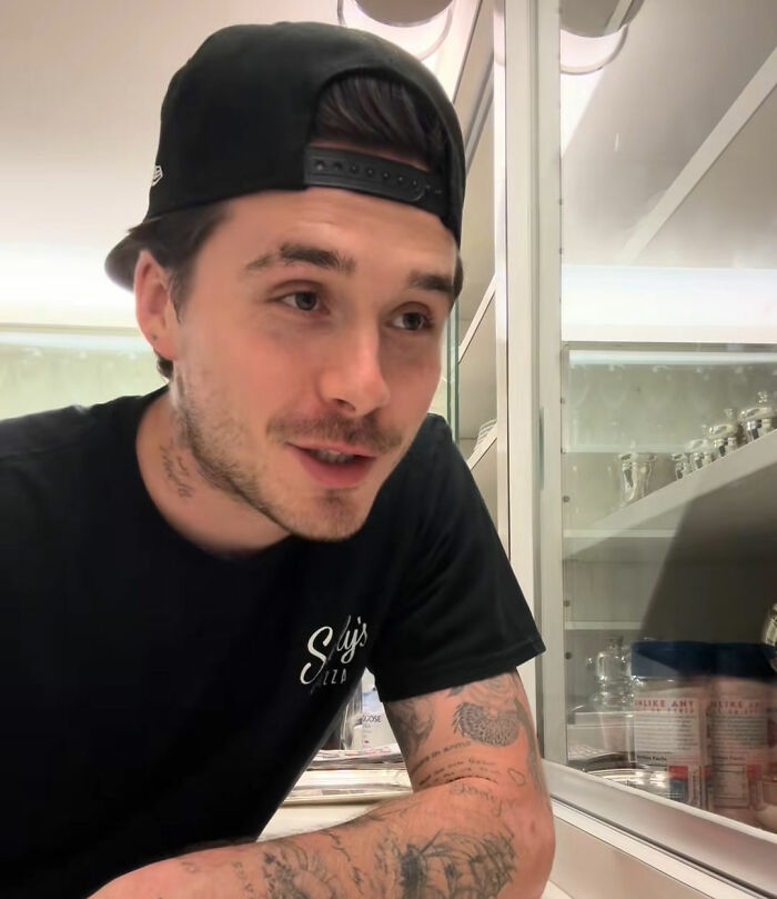 Brooklyn Beckham Mercilessly Roasted Over Latest Cooking Video As Netizens Point Out Background Details Brooklyn Beckham Mercilessly Roasted Over Latest Cooking Video As Netizens Point Out Background Details