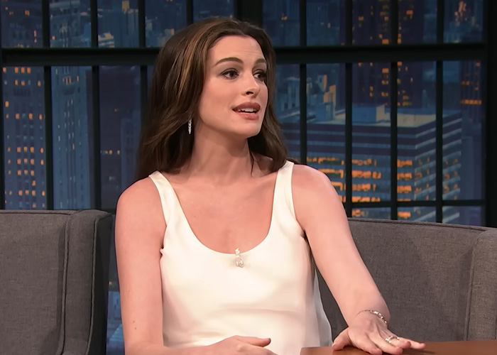 Anne Hathaway’s Red Carpet Maternity Outfit Sparks Theories About Her Pregnancy After Fans Zoom In