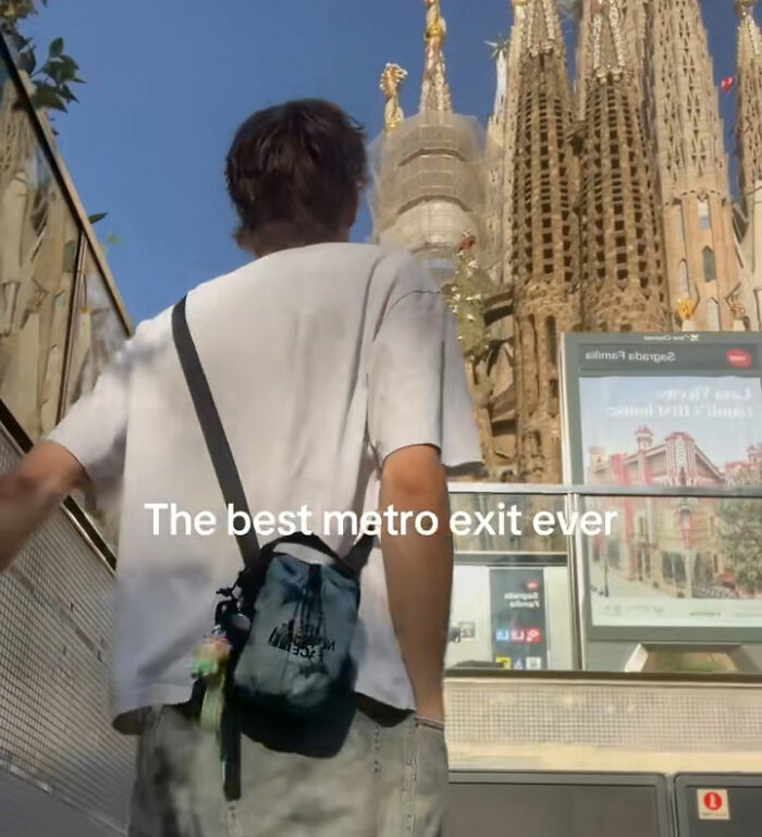 Man Becomes Internet&rsquo;s Latest Hero After Pushing Past Women Filming Video On Busy Metro Station Escalator