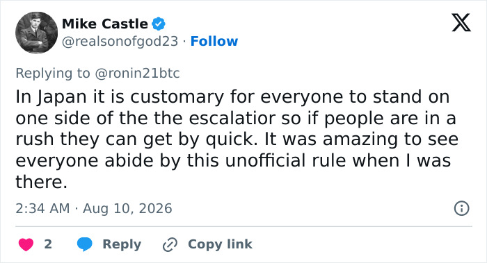 Man Becomes Internet&rsquo;s Latest Hero After Pushing Past Women Filming Video On Busy Metro Station Escalator
