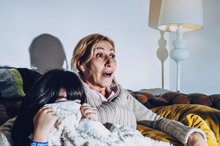 Nosy Relative Doubts Woman’s Disability, She Pops Her Joint Out And Leaves Them Horrified Nosy Relative Doubts Woman’s Disability, She Pops Her Joint Out And Leaves Them Horrified