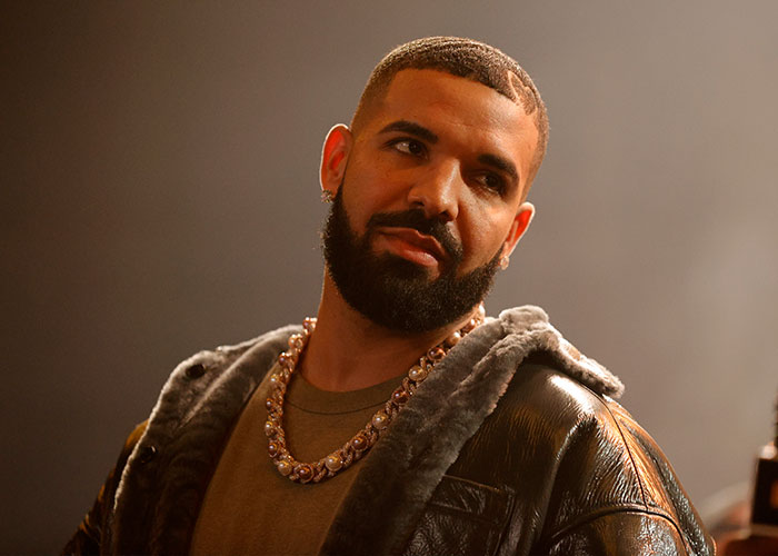 “Goth Baddie” Who Won Drake’s 20-1 Dating Challenge Breaks Silence After Being Chosen “Goth Baddie” Who Won Drake’s 20-1 Dating Challenge Breaks Silence After Being Chosen
