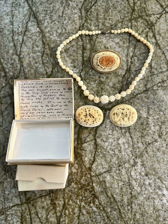 80 Fascinating Collectibles That Prove One Person’s Trash Is Another Person’s Treasure 80 Fascinating Collectibles That Prove One Person’s Trash Is Another Person’s Treasure