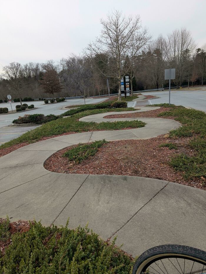 97 Times Urban Planners Failed To Predict What People Want, And It Resulted In &lsquo;Desire Paths&rsquo; (New Pics)