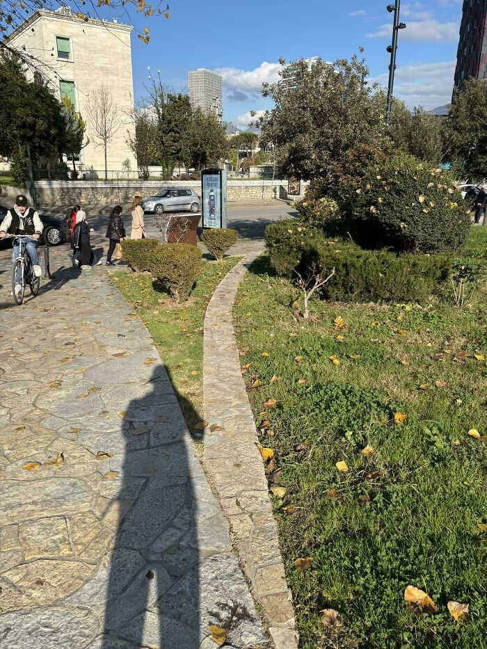 97 Times Urban Planners Failed To Predict What People Want, And It Resulted In &lsquo;Desire Paths&rsquo; (New Pics)
