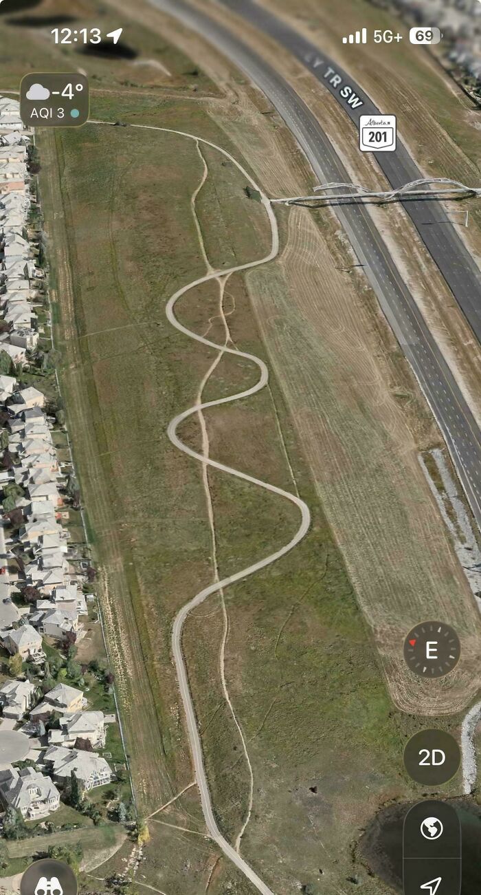 97 Times Urban Planners Failed To Predict What People Want, And It Resulted In &lsquo;Desire Paths&rsquo; (New Pics)