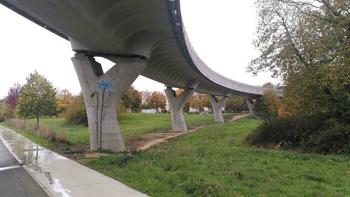 97 Times Urban Planners Failed To Predict What People Want, And It Resulted In &lsquo;Desire Paths&rsquo; (New Pics)