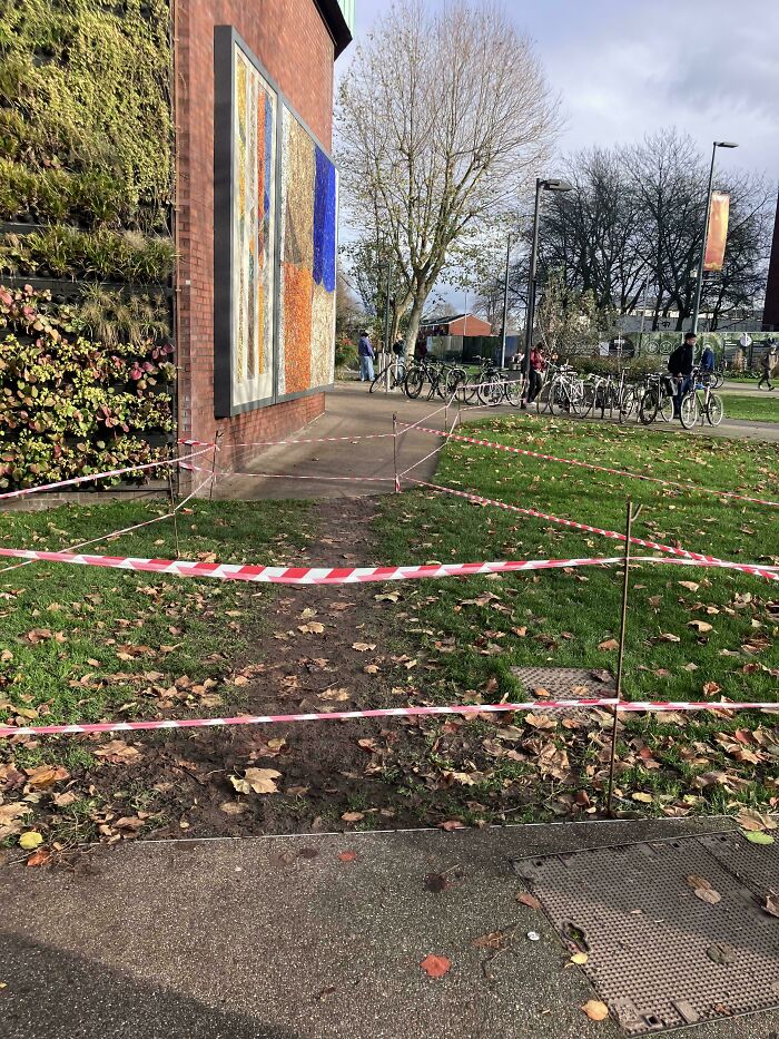 97 Times Urban Planners Failed To Predict What People Want, And It Resulted In &lsquo;Desire Paths&rsquo; (New Pics)