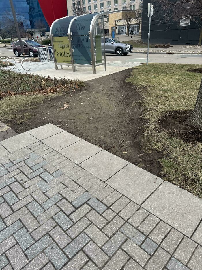 97 Times Urban Planners Failed To Predict What People Want, And It Resulted In &lsquo;Desire Paths&rsquo; (New Pics)