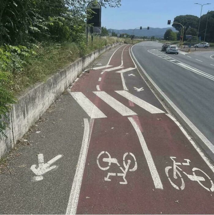 97 Times Urban Planners Failed To Predict What People Want, And It Resulted In &lsquo;Desire Paths&rsquo; (New Pics)