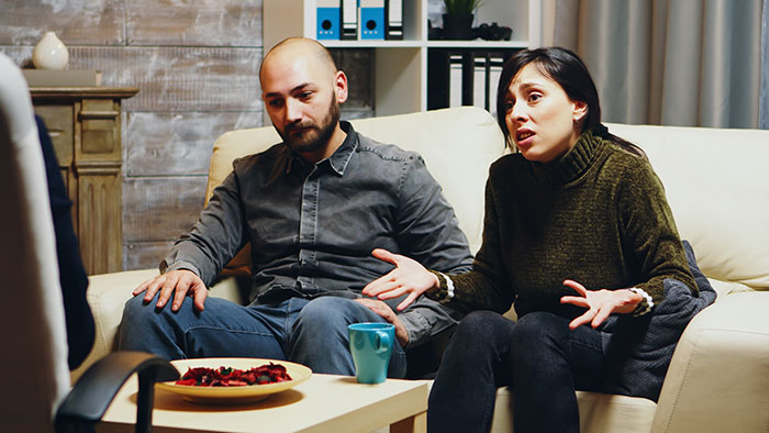Wife Pushes Husband Into The Friend Zone, Then Panics When He Actually Becomes Just A Friend Wife Pushes Husband Into The Friend Zone, Then Panics When He Actually Becomes Just A Friend
