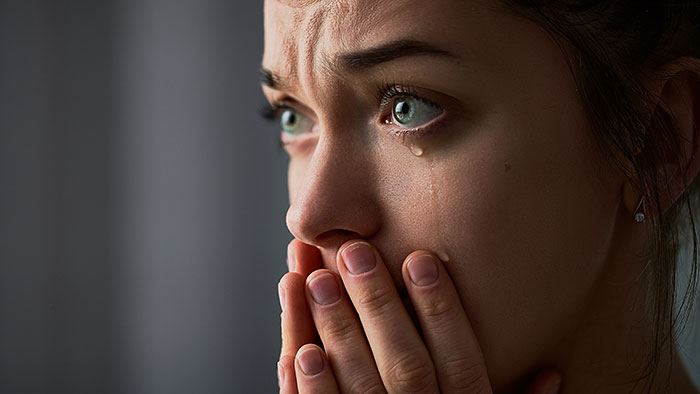 Wife Pushes Husband Into The Friend Zone, Then Panics When He Actually Becomes Just A Friend Wife Pushes Husband Into The Friend Zone, Then Panics When He Actually Becomes Just A Friend