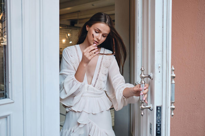 Sis Turns Bro&rsquo;s Home Into Her Personal Lounge, Gets Her Membership Revoked When He Changes Locks