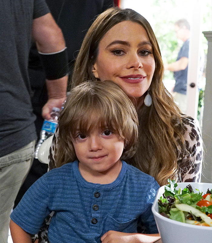Fans In Absolute Disbelief After Hit Sitcom’s Child Star Looks Unrecognizable At 15: “Has It Been That Long?” Fans In Absolute Disbelief After Hit Sitcom’s Child Star Looks Unrecognizable At 15: “Has It Been That Long?”