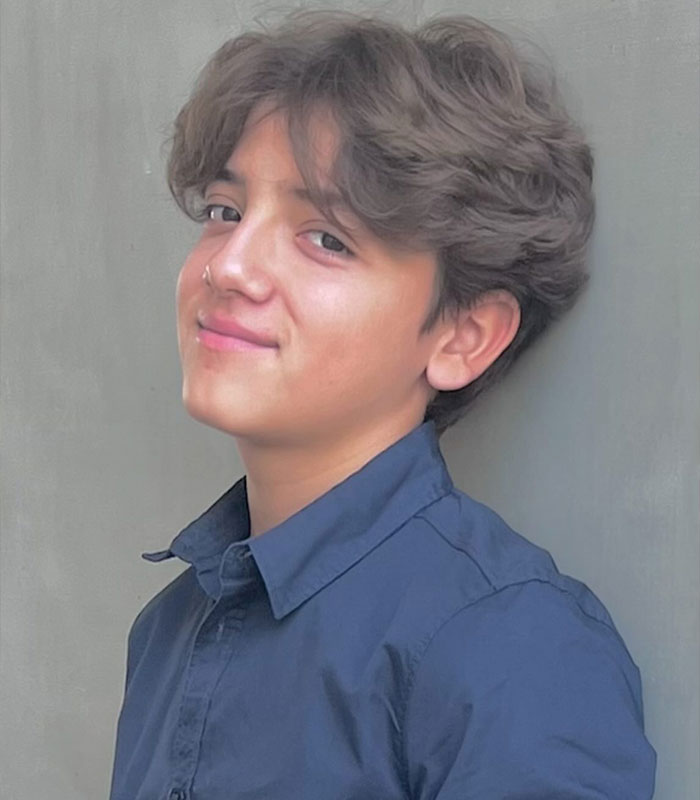 Fans In Absolute Disbelief After Hit Sitcom’s Child Star Looks Unrecognizable At 15: “Has It Been That Long?” Fans In Absolute Disbelief After Hit Sitcom’s Child Star Looks Unrecognizable At 15: “Has It Been That Long?”