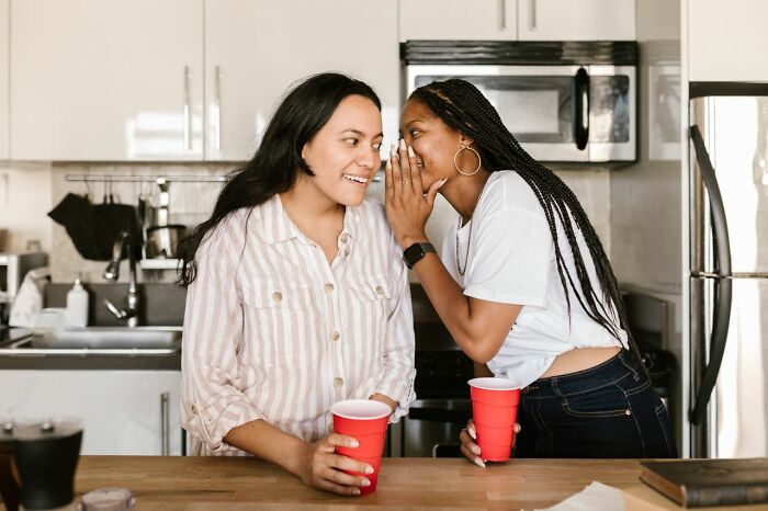 “Our Friendship Couldn’t Survive His Dark Turn”: 82 Friendships That Fell Apart After Years Of Being Close “Our Friendship Couldn’t Survive His Dark Turn”: 82 Friendships That Fell Apart After Years Of Being Close