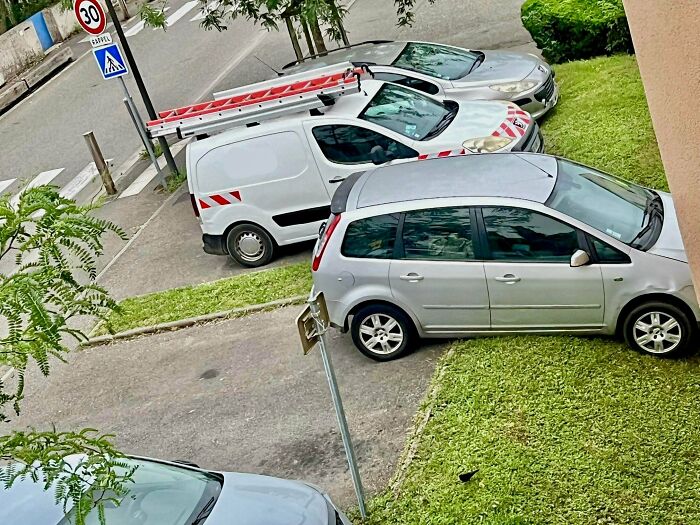 73 Jerk Neighbors Who Need An Urgent Lesson In Parking Or Common Sense 73 Jerk Neighbors Who Need An Urgent Lesson In Parking Or Common Sense