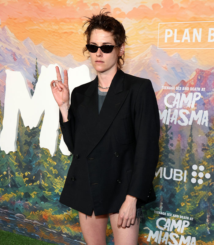 Kristen Stewart’s Unsettling Appearance On Jimmy Fallon Show Has Fans Speculating Something’s Wrong