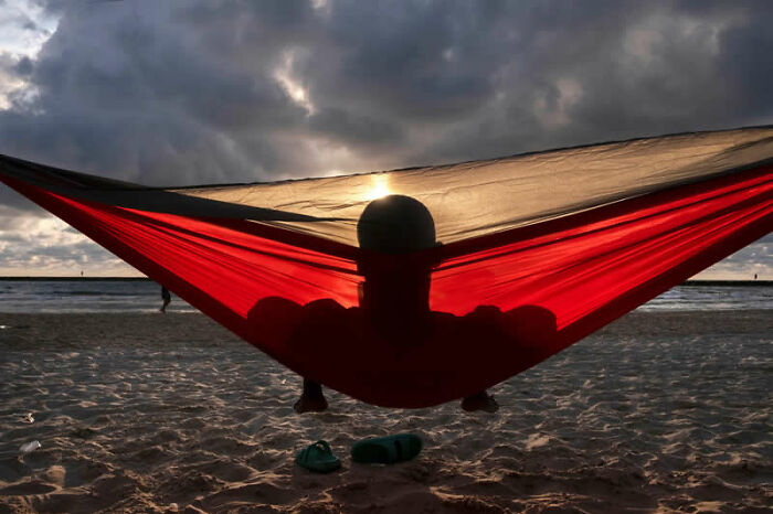 40 Mesmerizing Winning Photos From The LensCulture Street Photography Awards 2026