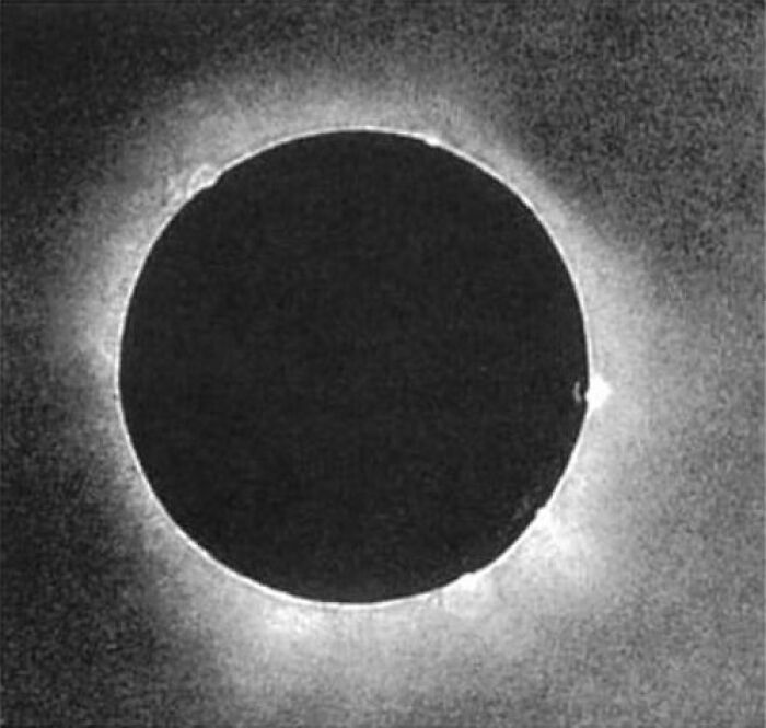 15 Extraordinary Solar Eclipse Photos Captured Over The Years That Made History 15 Extraordinary Solar Eclipse Photos Captured Over The Years That Made History