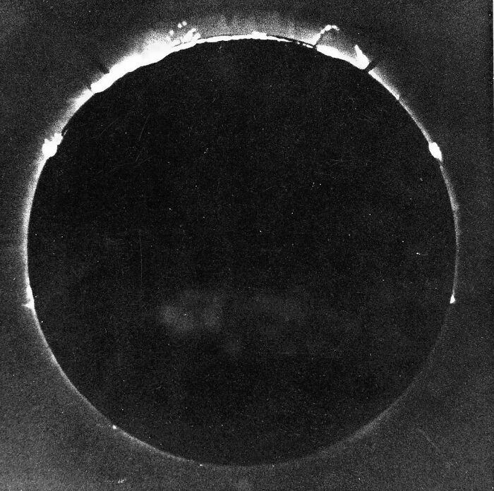 15 Extraordinary Solar Eclipse Photos Captured Over The Years That Made History 15 Extraordinary Solar Eclipse Photos Captured Over The Years That Made History
