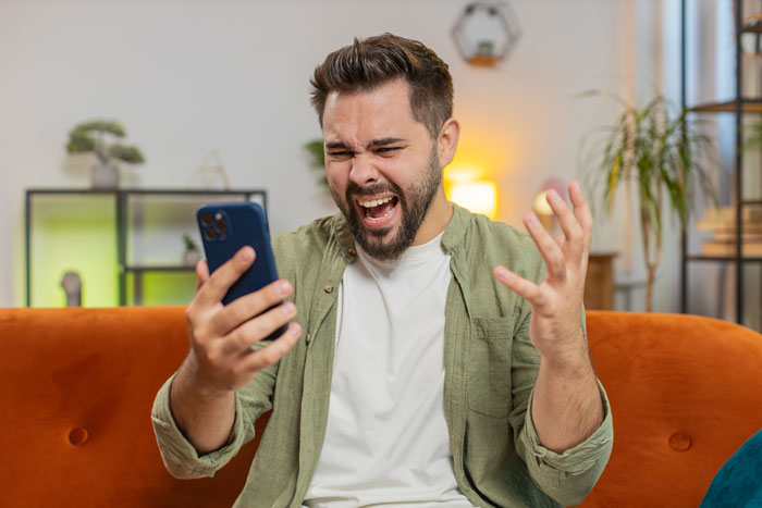 Guy Thinks Game Of Thrones Quotes Make Insults Clever, Writes GF Out Of The Story When She Complains