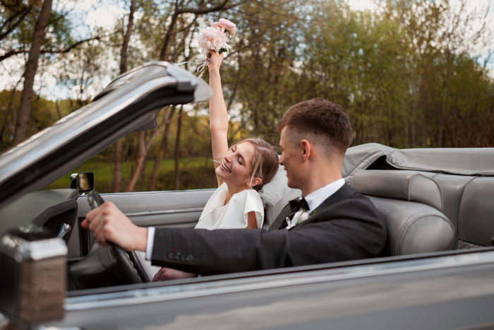 Couple Plan A 4-Venue Wedding Across LA, Guests Get Tired Of Driving And Start Heading Home Couple Plan A 4-Venue Wedding Across LA, Guests Get Tired Of Driving And Start Heading Home