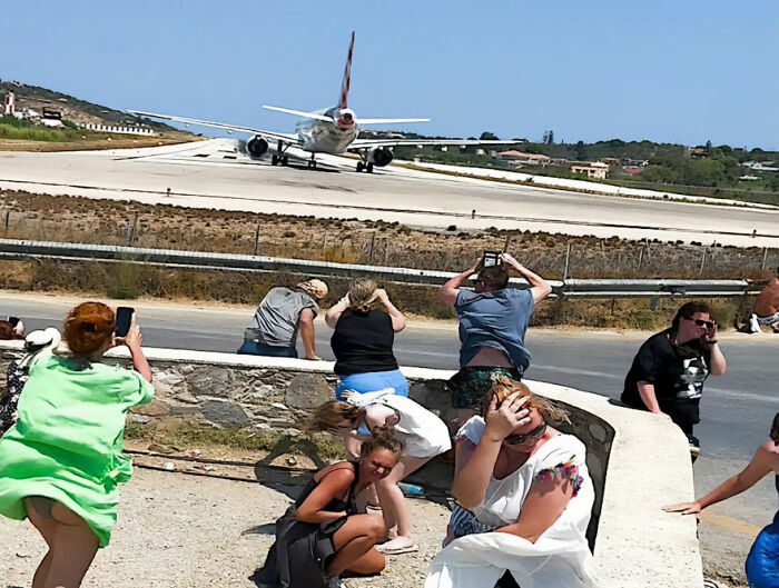 52YO Woman Hospitalized With Severe Injuries After Being Slammed To The Ground By Plane’s Jet Engine 52YO Woman Hospitalized With Severe Injuries After Being Slammed To The Ground By Plane’s Jet Engine