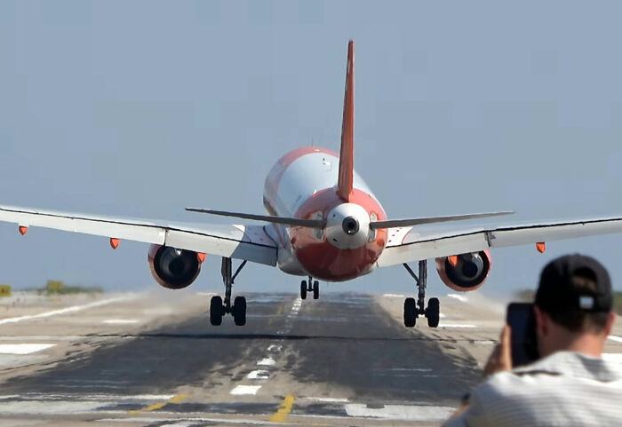 52YO Woman Hospitalized With Severe Injuries After Being Slammed To The Ground By Plane’s Jet Engine 52YO Woman Hospitalized With Severe Injuries After Being Slammed To The Ground By Plane’s Jet Engine