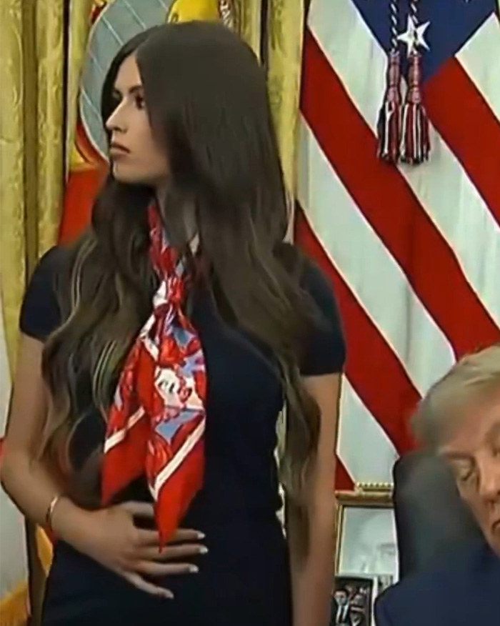 Mystery Woman Behind Trump Reveals Real Reason For Strange Gesture After It Sparked A Wild Theory Mystery Woman Behind Trump Reveals Real Reason For Strange Gesture After It Sparked A Wild Theory
