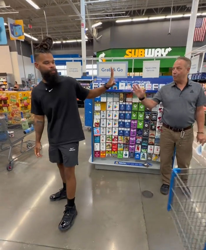 Influencer Claims He’s Just Buying Groceries, But Walmart Hits Him With Lifetime Ban: “Time To Boycott Them” Influencer Claims He’s Just Buying Groceries, But Walmart Hits Him With Lifetime Ban: “Time To Boycott Them”