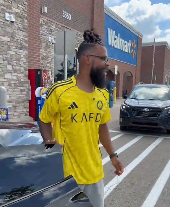 Influencer Claims He’s Just Buying Groceries, But Walmart Hits Him With Lifetime Ban: “Time To Boycott Them” Influencer Claims He’s Just Buying Groceries, But Walmart Hits Him With Lifetime Ban: “Time To Boycott Them”