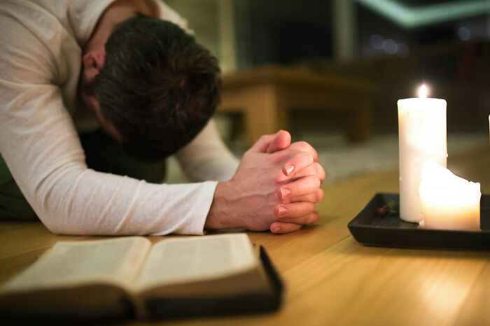 “Tried To Pray My ADHD Away”: 78 People Who Escaped Cults Share The Most Disturbing Things No One Questions “Tried To Pray My ADHD Away”: 78 People Who Escaped Cults Share The Most Disturbing Things No One Questions