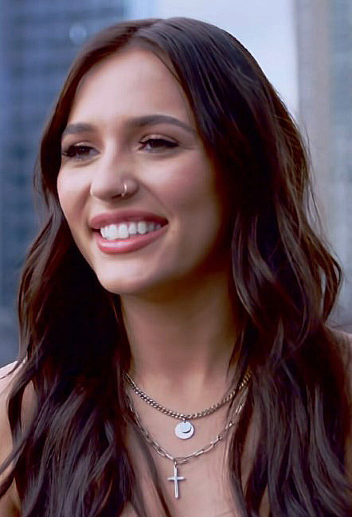 Lennon Stella: Bio And Career Highlights Lennon Stella: Bio And Career Highlights