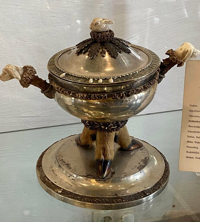 84 Times Incredible Craftsmanship Was Wasted On Absolutely Unhinged Ideas (New Pics) 84 Times Incredible Craftsmanship Was Wasted On Absolutely Unhinged Ideas (New Pics)