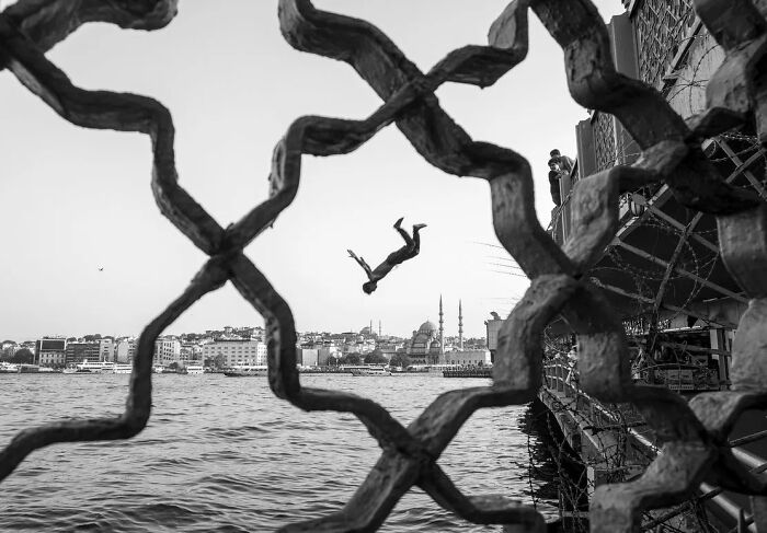 25 Beautifully Candid Moments From The Streets By Sami U&ccedil;an (New Pics)
