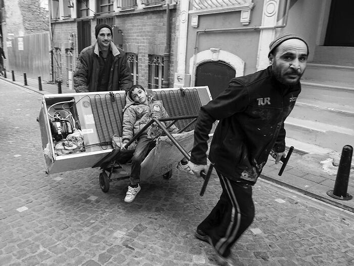 25 Beautifully Candid Moments From The Streets By Sami U&ccedil;an (New Pics)