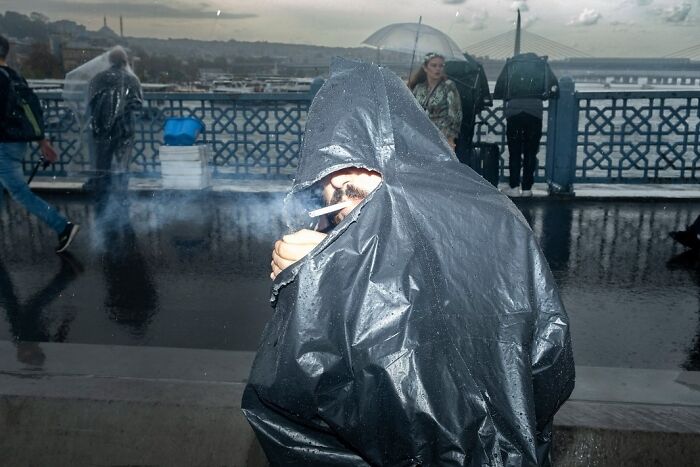 25 Beautifully Candid Moments From The Streets By Sami U&ccedil;an (New Pics)