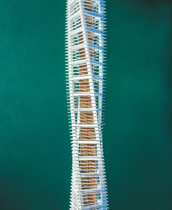 The Artist Gallery’s 2026 Minimalist Photography Contest Celebrates The Beauty Of Simplicity (25 Pics) The Artist Gallery’s 2026 Minimalist Photography Contest Celebrates The Beauty Of Simplicity (25 Pics)