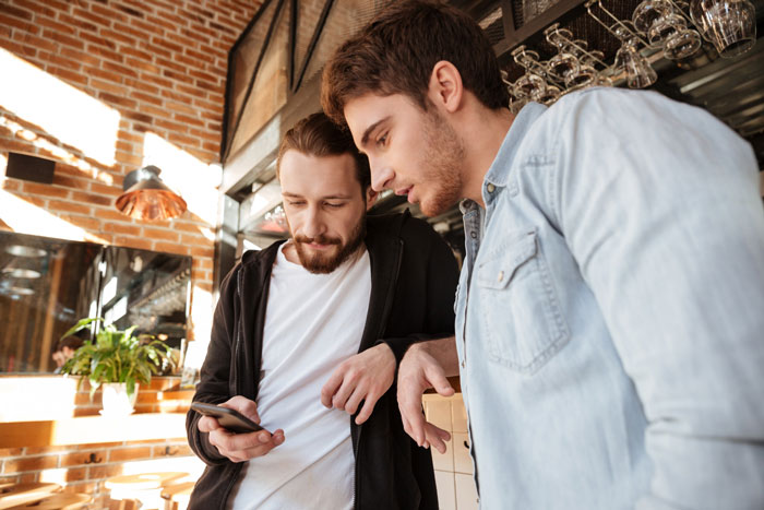 Man Spends Years Playing His Friends Against Each Other, Until His Ex-Girlfriend Sends The Receipts Man Spends Years Playing His Friends Against Each Other, Until His Ex-Girlfriend Sends The Receipts