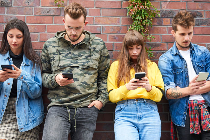 Man Spends Years Playing His Friends Against Each Other, Until His Ex-Girlfriend Sends The Receipts Man Spends Years Playing His Friends Against Each Other, Until His Ex-Girlfriend Sends The Receipts