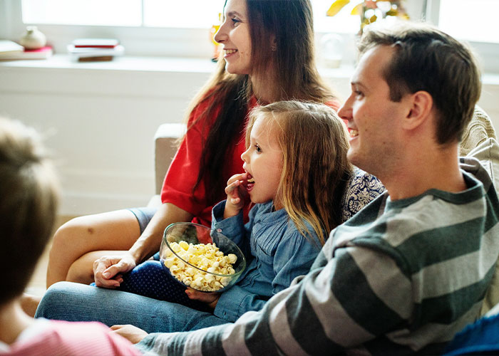 Doctor Lists Five Things Parents Should Never Allow Their Children To Do Doctor Lists Five Things Parents Should Never Allow Their Children To Do