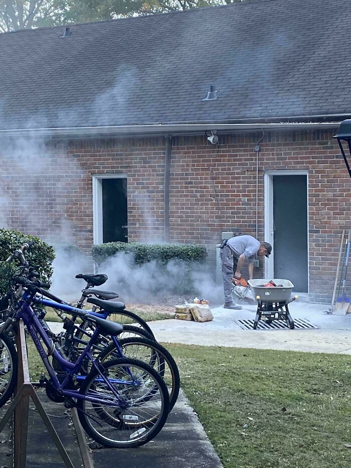 55 Dangerous Things People Did That Were Completely Unnecessary (New Pics) 55 Dangerous Things People Did That Were Completely Unnecessary (New Pics)